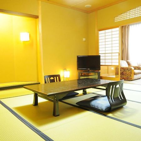 מלון Echigo Yuzawa Onsen Sakura Tei מראה חיצוני תמונה