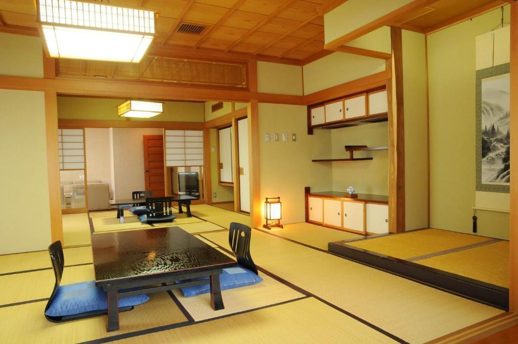 מלון Echigo Yuzawa Onsen Sakura Tei חדר תמונה