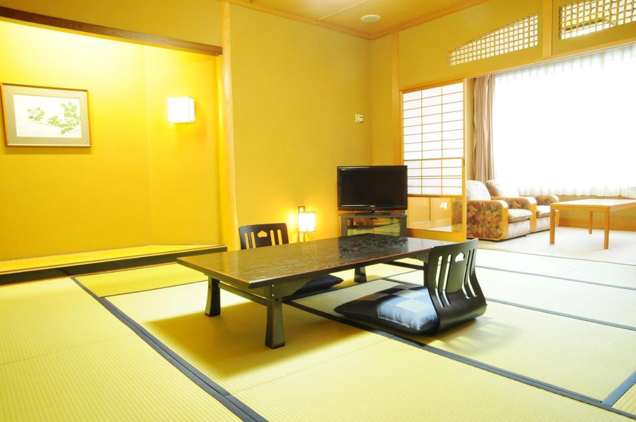 מלון Echigo Yuzawa Onsen Sakura Tei מראה חיצוני תמונה